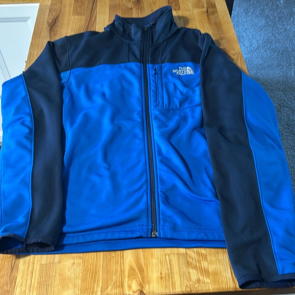 Mens The North Face Zip Up
Size XL